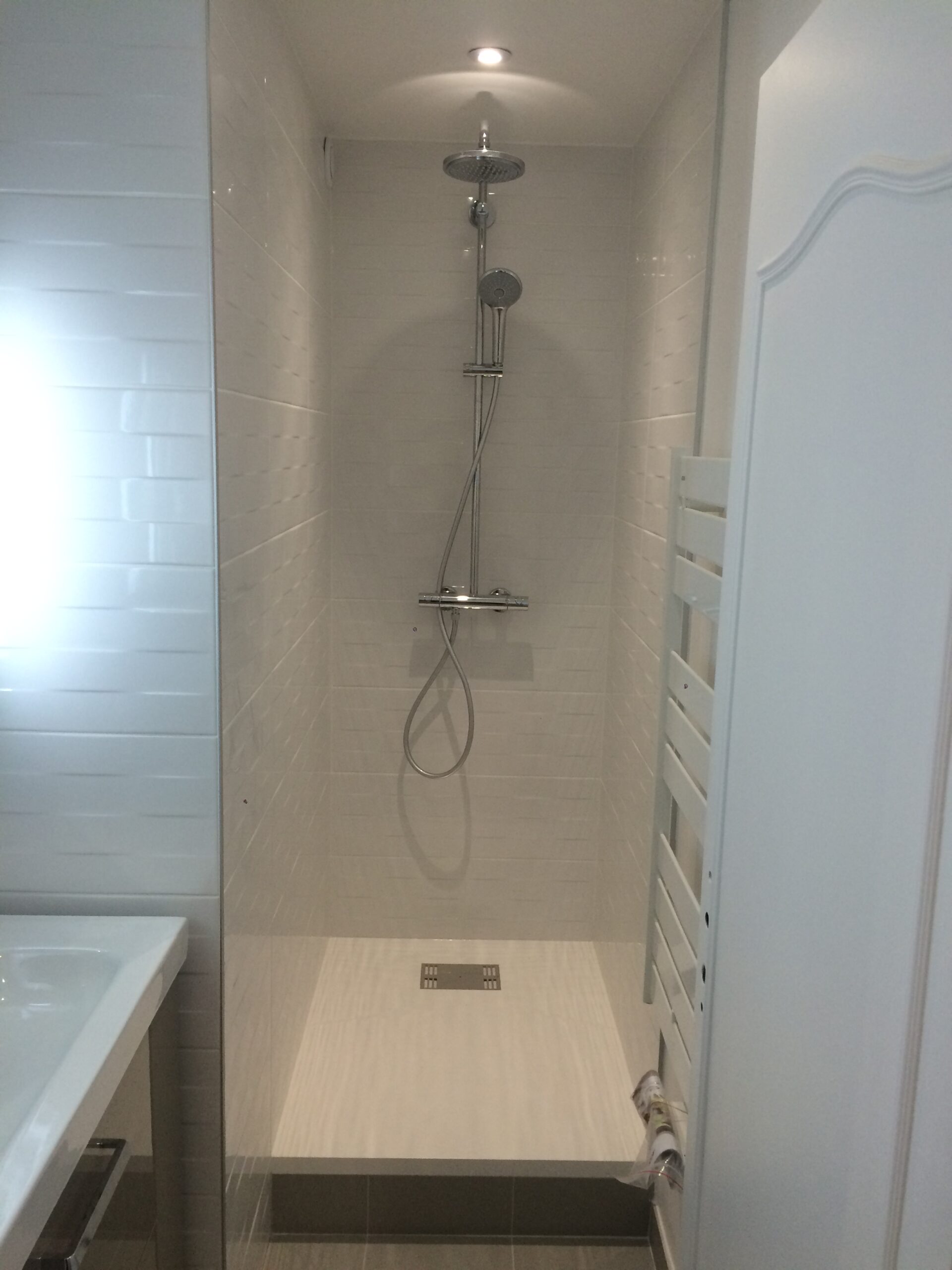 Détails de finitions et éclairage LED sous meubles